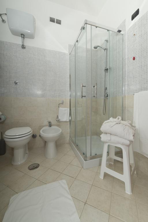 Albergo Scalzone Castel Volturno Exterior photo